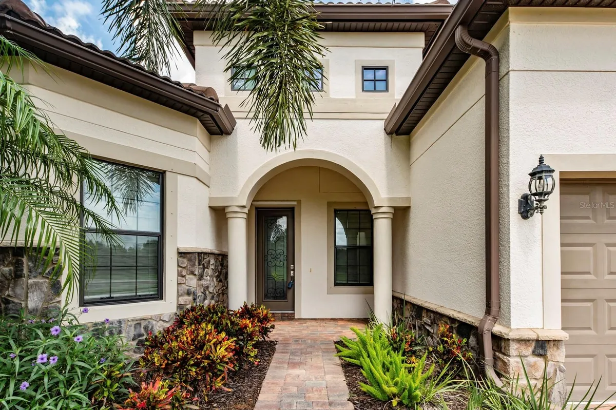 Property Slideshow image 1 of 61 | 5610 rain lily ct, Sarasota, FL, 34238