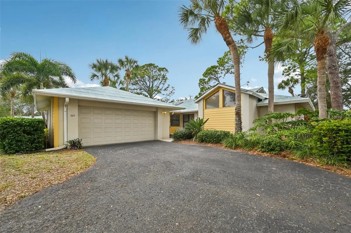 Property Slideshow image 1 of 41 | 227 southampton dr # 289, Venice, FL, 34293