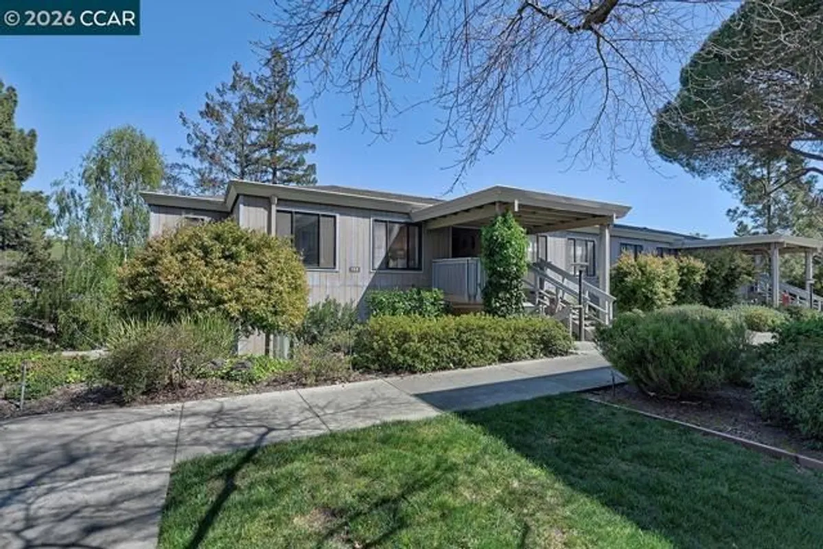 Property Slideshow image 1 of 51 | 1150 canyonwood ct 1, Walnut Creek, CA, 94595