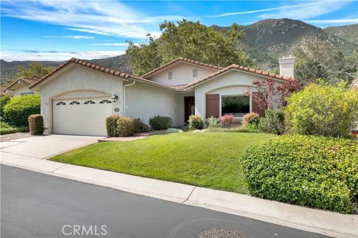 Property Slideshow image 1 of 43 | 6468 lada ave, Camarillo, CA, 93012