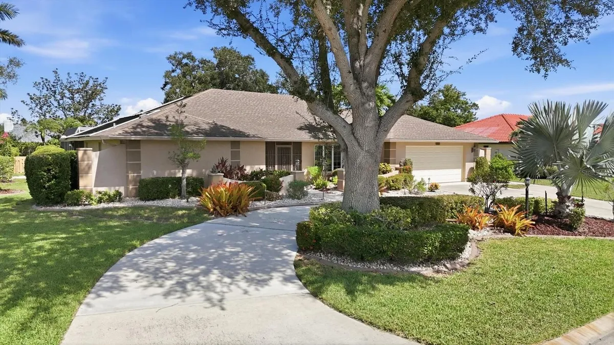 Property Slideshow image 1 of 28 | 5511 country lakes trl, Sarasota, FL, 34243