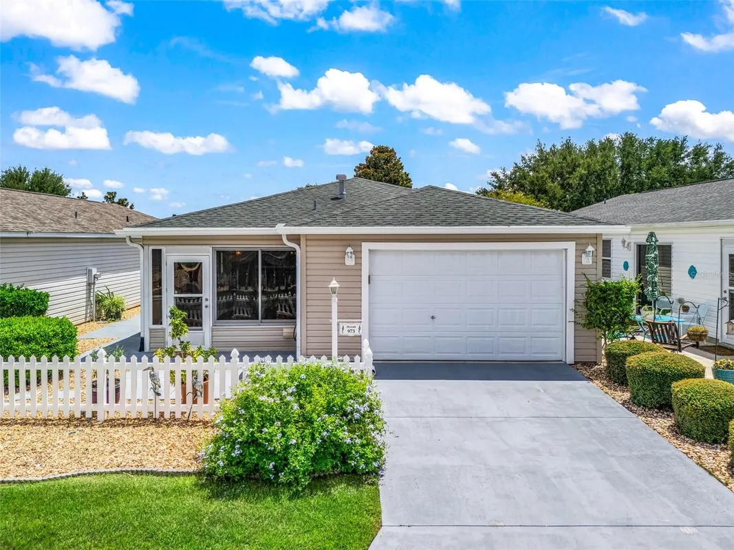 Property Slideshow image 1 of 44 | 973 york ter, The Villages, FL, 32162