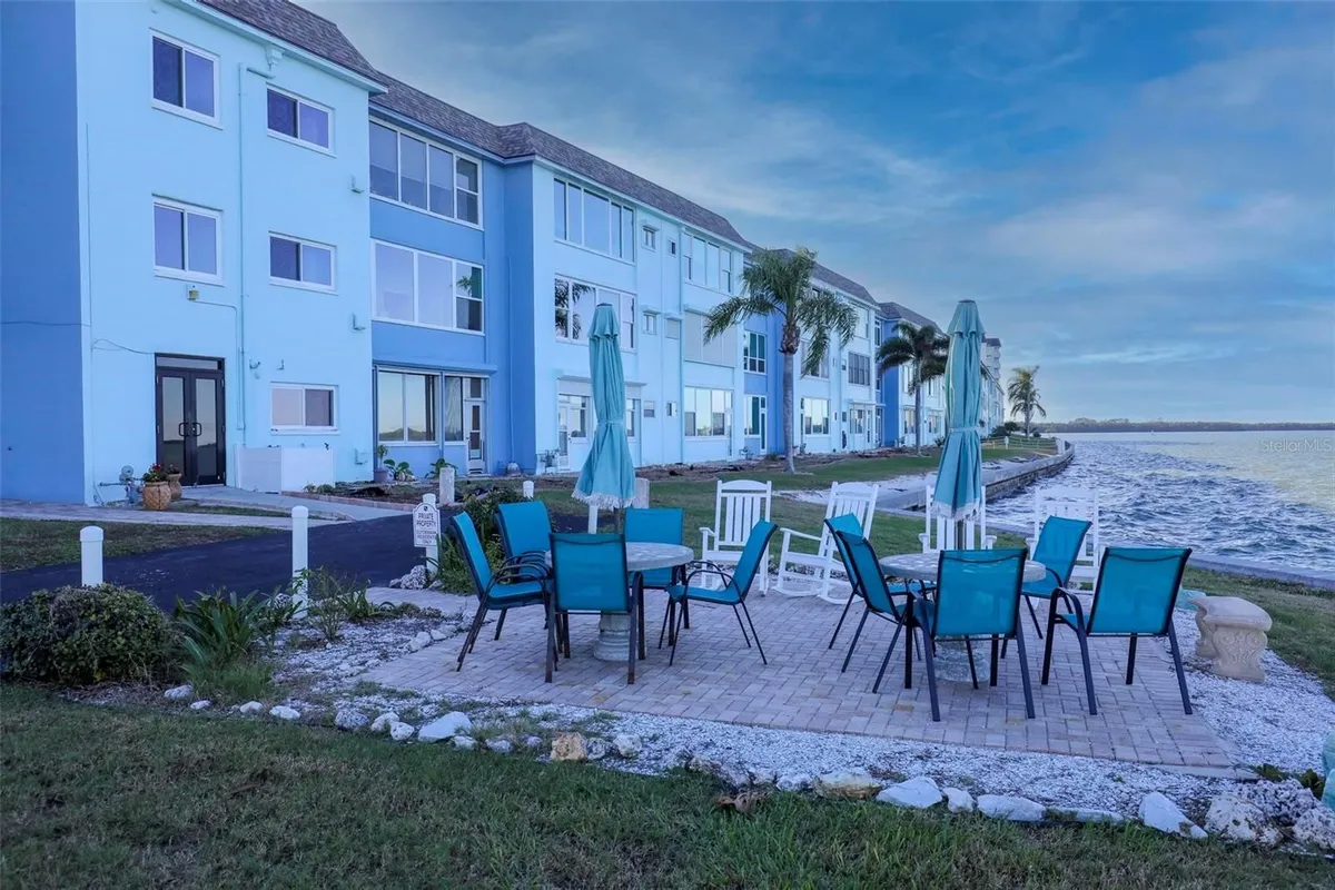 Property Slideshow image 1 of 35 | 5 gateshead dr apt 107, Dunedin, FL, 34698