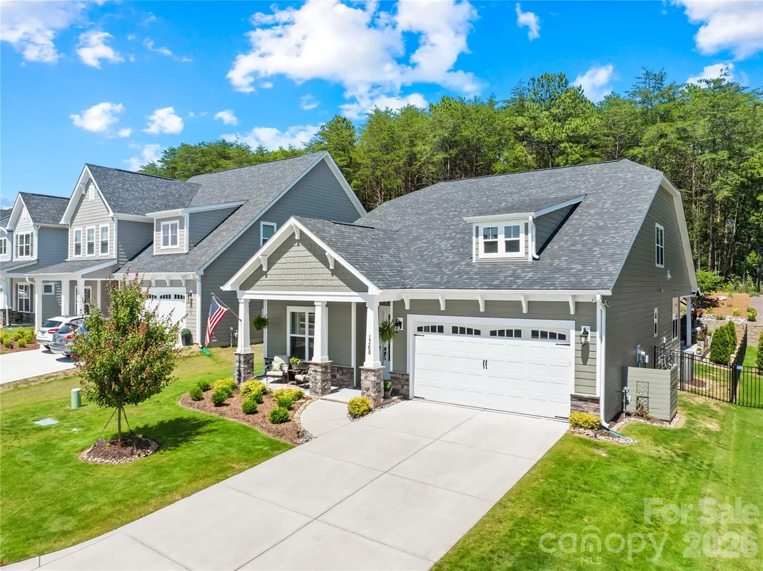 Property Slideshow image 1 of 44 | 1368 cedardale ln, Denver, NC, 28037