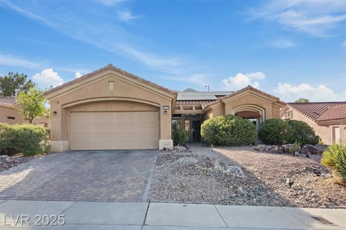 Property Slideshow image 1 of 37 | 2525 banora point dr, Las Vegas, NV, 89134