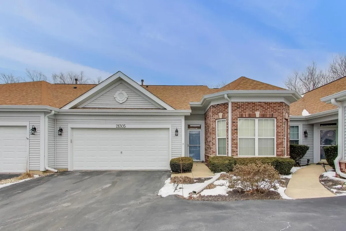 Property Slideshow image 1 of 22 | 21305 w juniper ln, Plainfield, IL, 60544