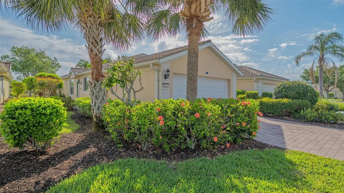 Property Slideshow image 1 of 43 | 5934 guarino dr, Sarasota, FL, 34238