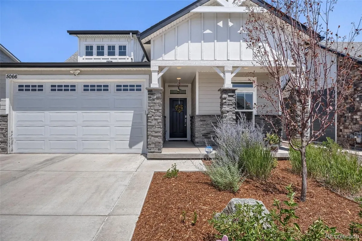 Property Slideshow image 1 of 31 | 5066 n quemoy ct, Aurora, CO, 80019