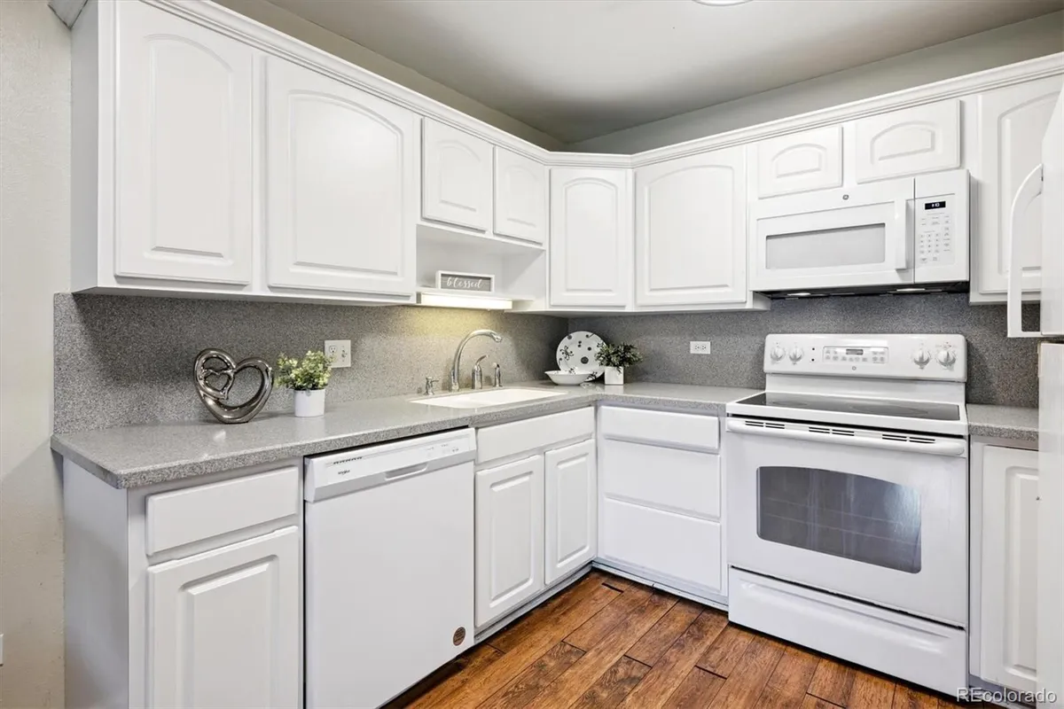 Property Slideshow image 1 of 50 | 605 s alton way 12b, Denver, CO, 80247