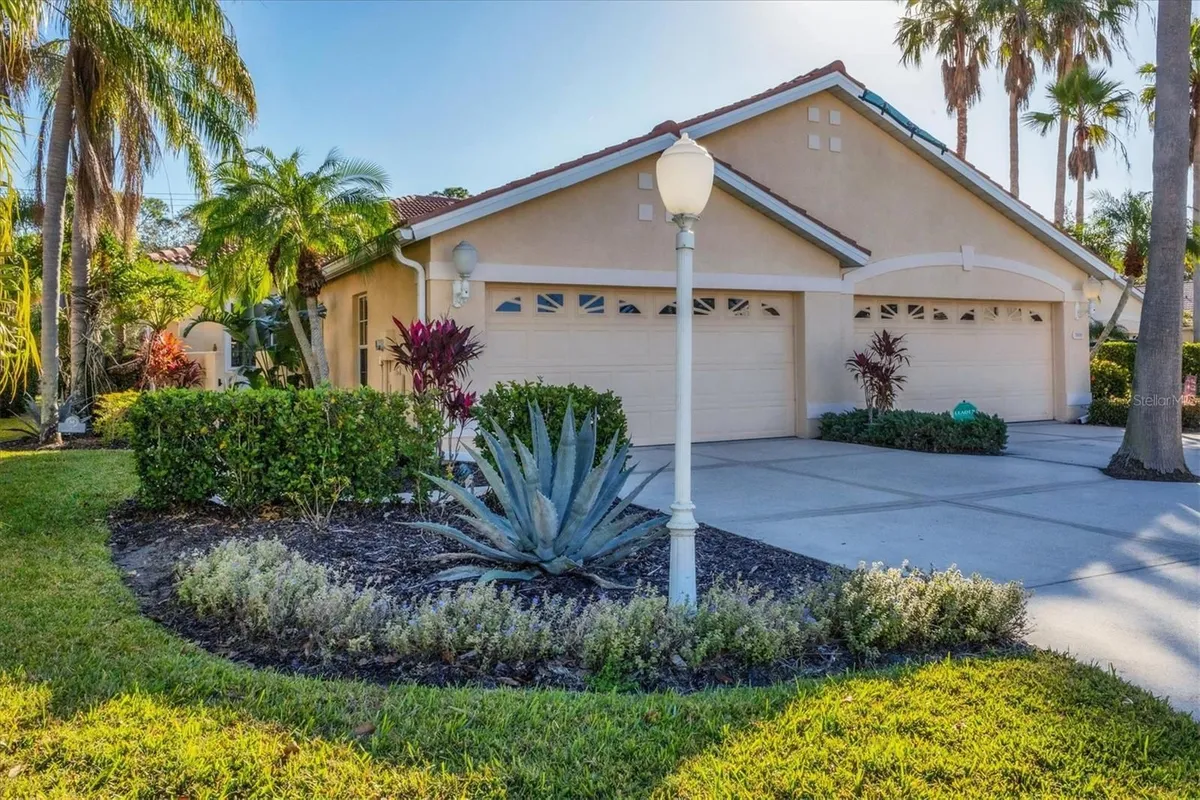 Property Slideshow image 1 of 24 | 7607 preserves ct, Sarasota, FL, 34243