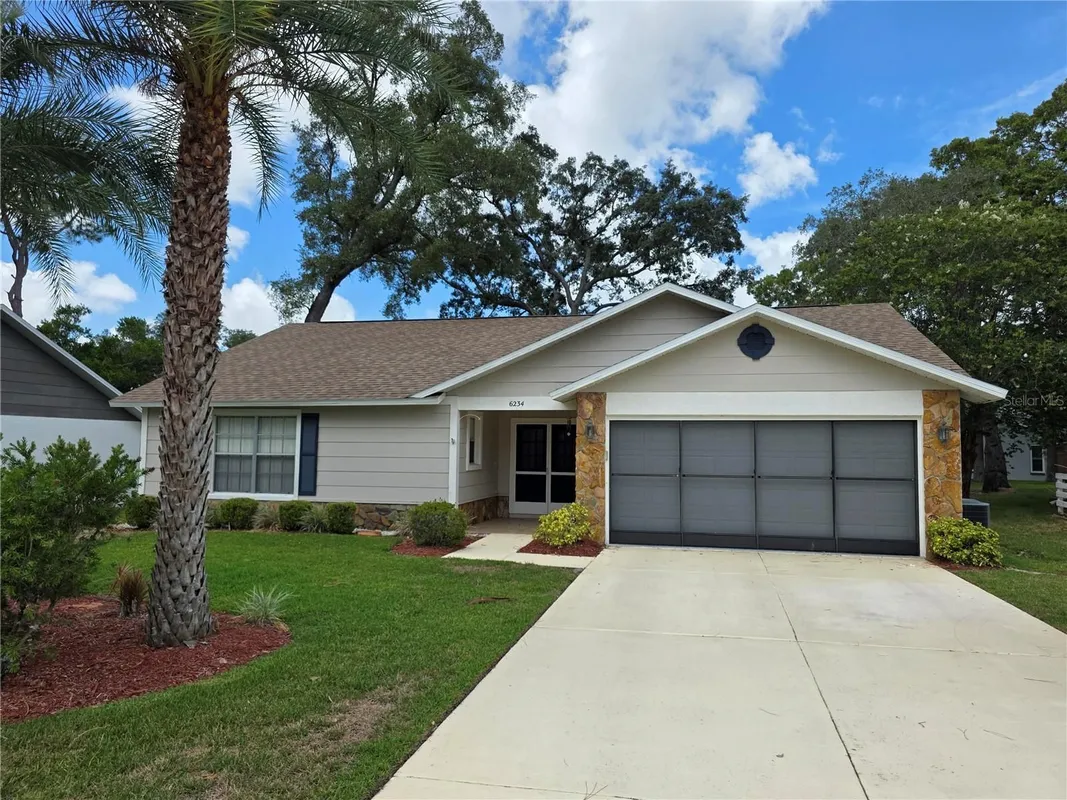 Property Slideshow image 1 of 26 | 6234 glen eagles ct, Spring Hill, FL, 34606