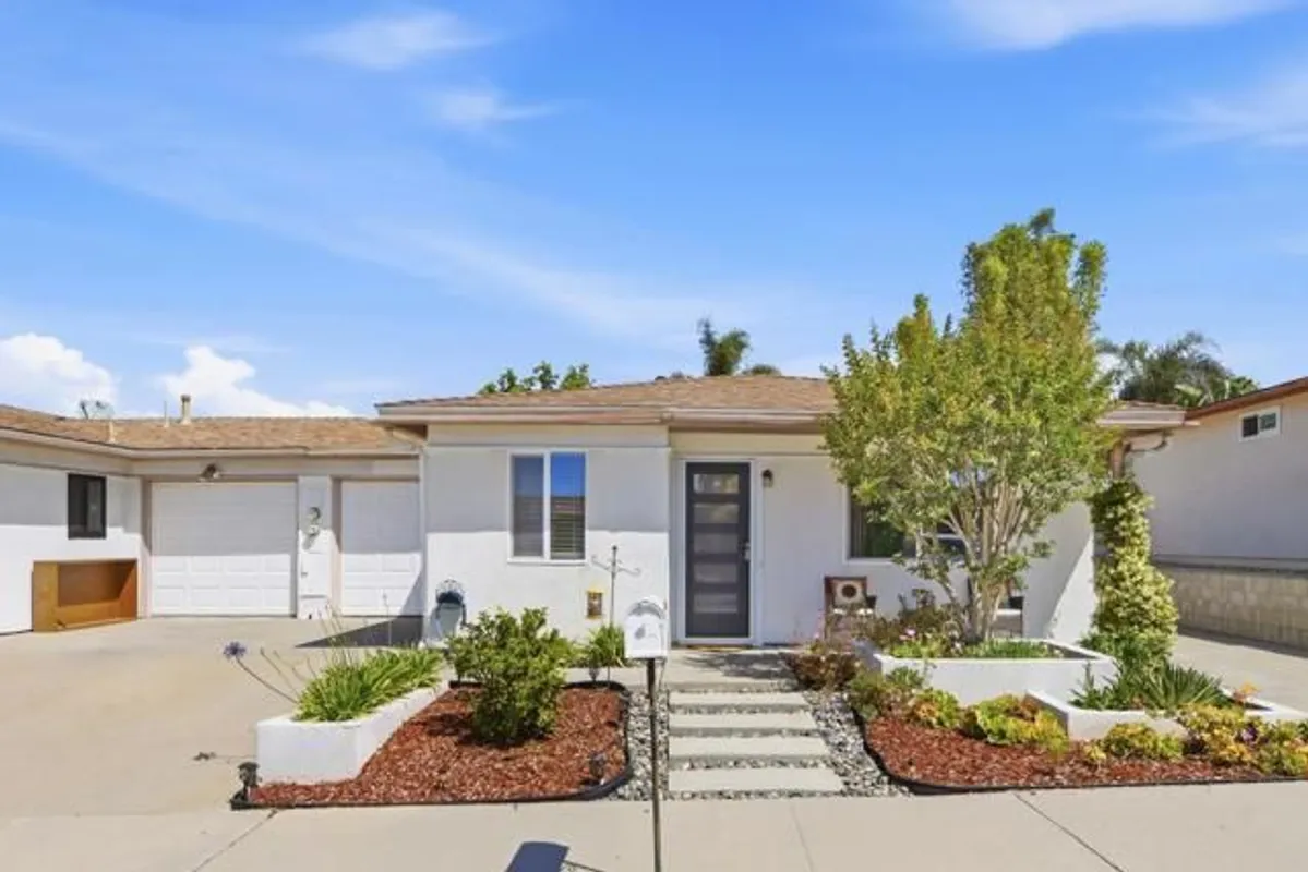 Property Slideshow image 1 of 44 | 3161 calle osuna, Oceanside, CA, 92056