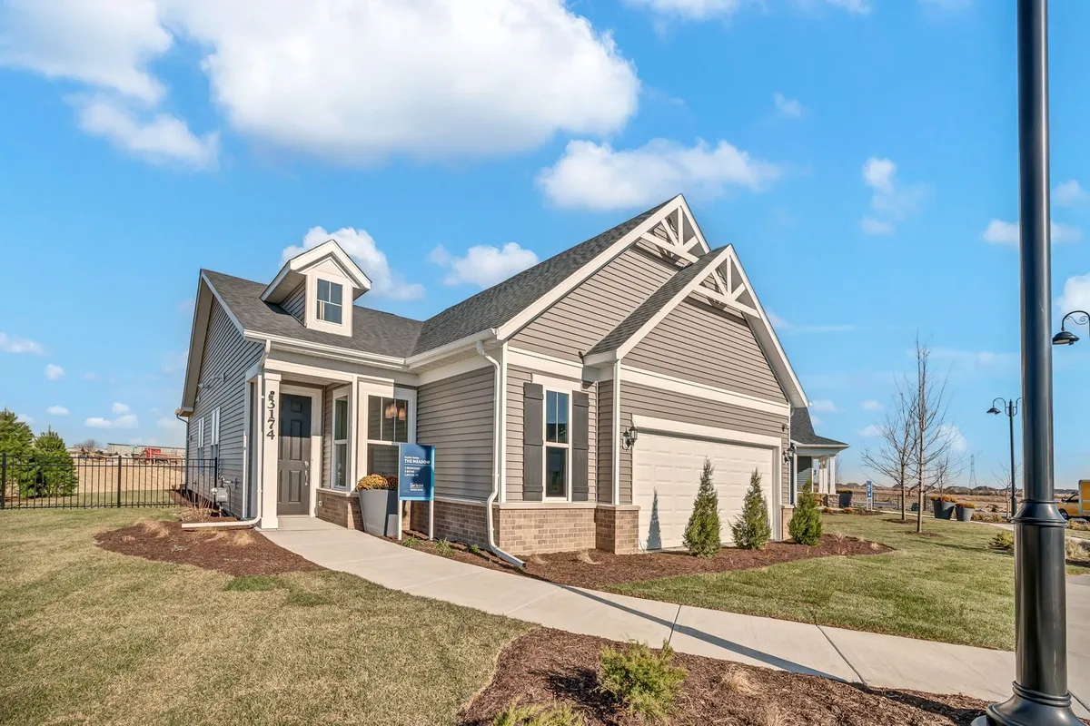 Property Slideshow image 1 of 25 | 3379 fulshear cir, Aurora, IL, 60503