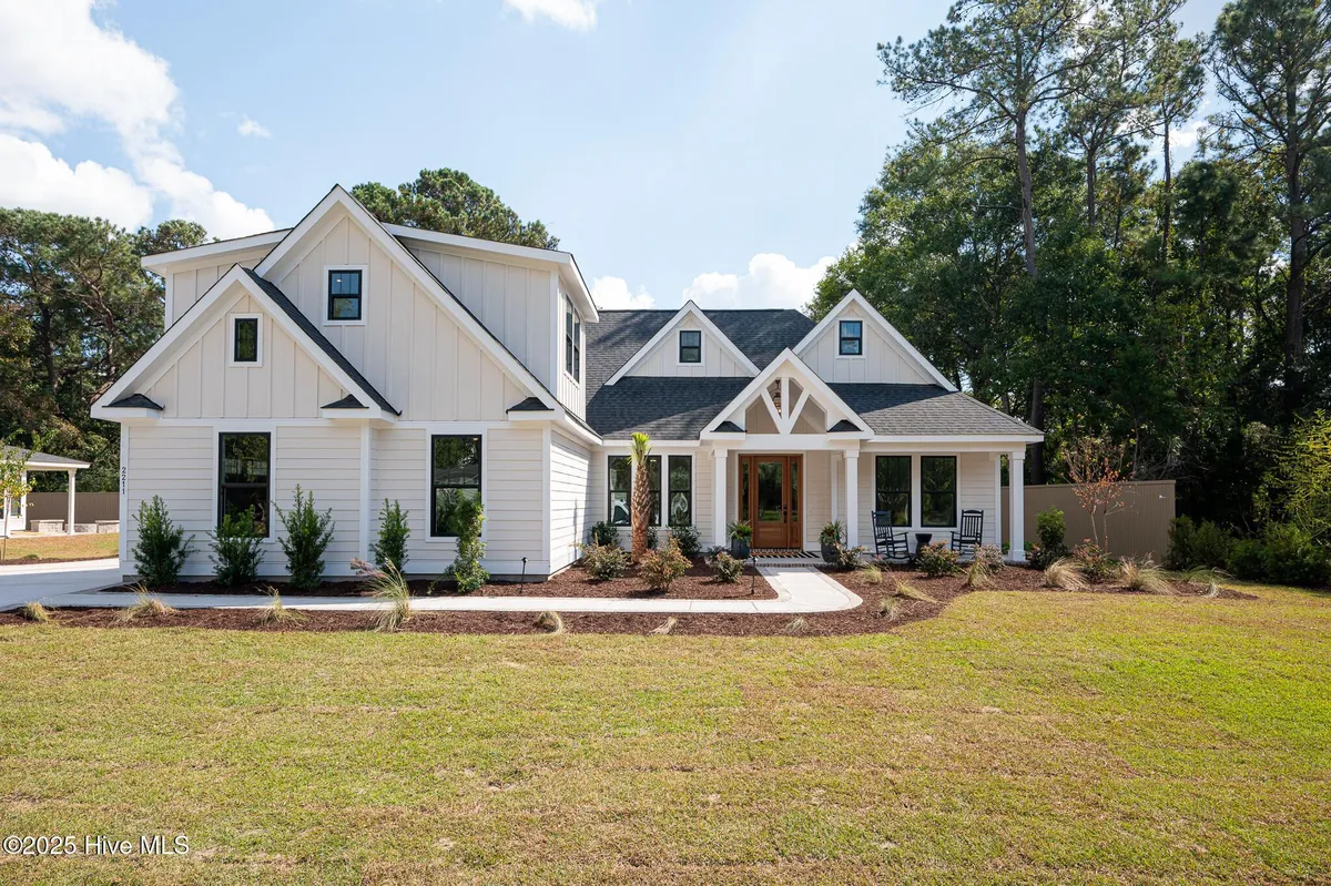 Property Slideshow image 1 of 41 | 385 crow creek dr, Calabash, NC, 28467