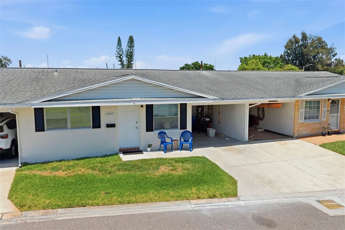 Property Slideshow image 1 of 22 | 10013 dahlia st, Pinellas Park, FL, 33782