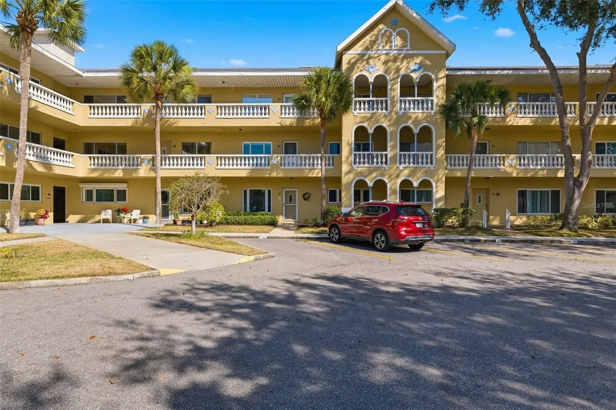 Property Slideshow image 1 of 28 | 2220 spanish dr 14, Clearwater, FL, 33763