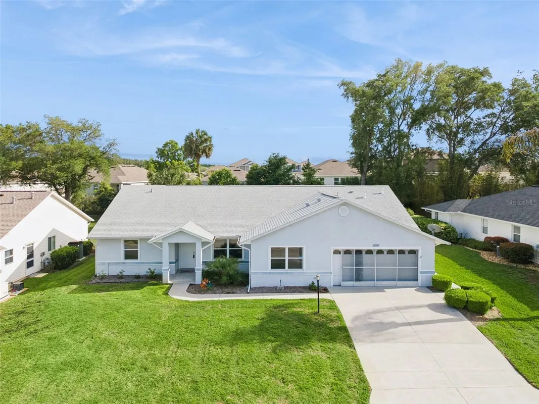 Property Slideshow image 1 of 40 | 26245 newcombe cir, Leesburg, FL, 34748