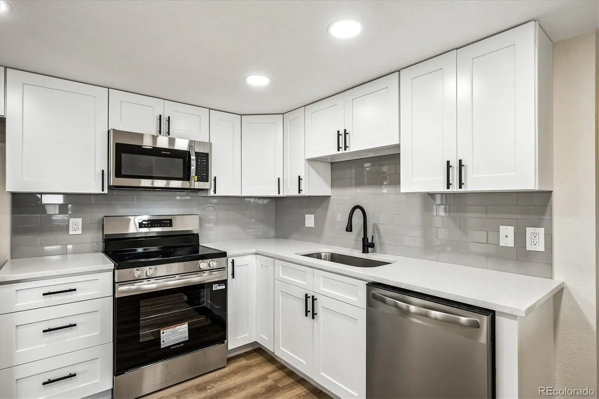 Property Slideshow image 1 of 21 | 13850 e marina dr apt 401, Aurora, CO, 80014