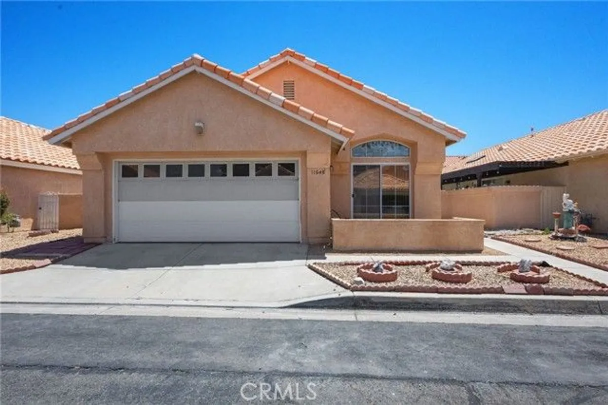 Property Slideshow image 1 of 65 | 11545 francisco pl, Apple Valley, CA, 92308