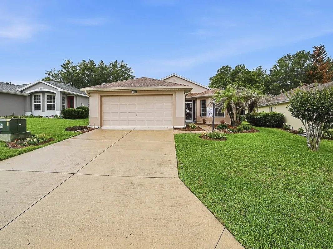 Property Slideshow image 1 of 71 | 5052 china sea dr, Tavares, FL, 32778