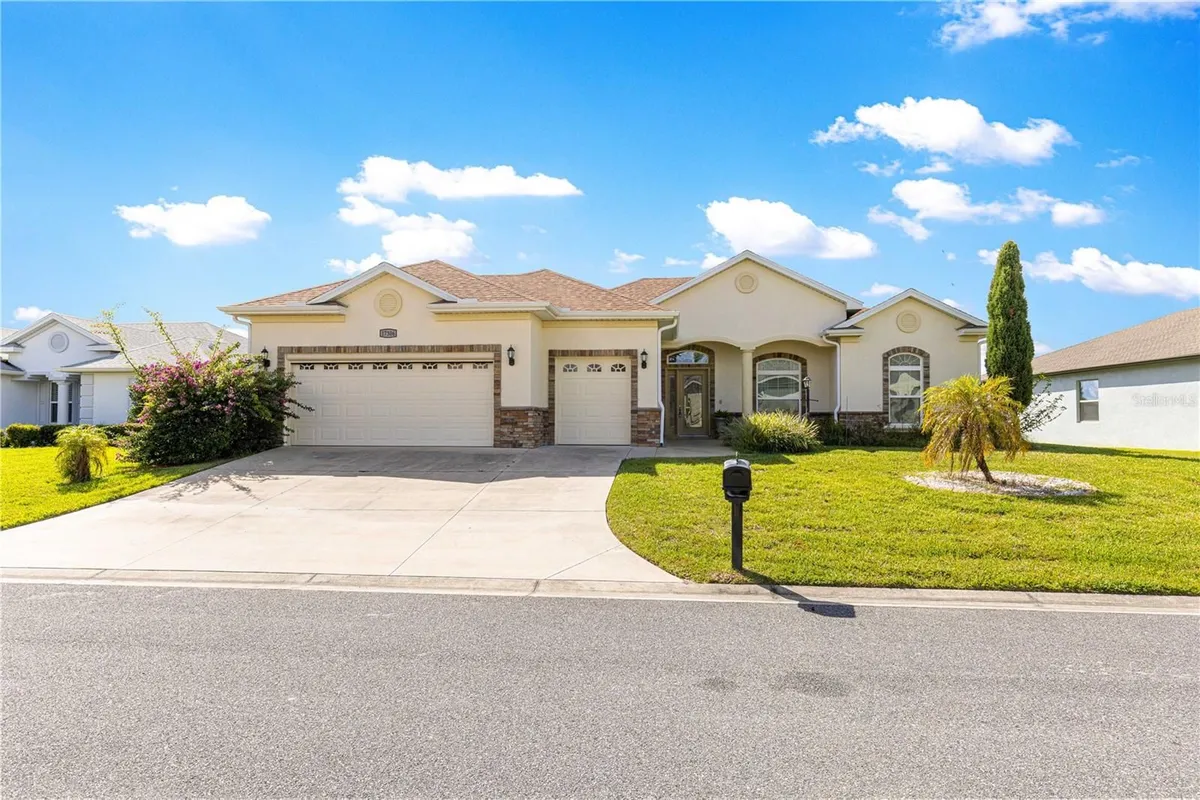 Property Slideshow image 1 of 42 | 17306 se 112th court rd, Summerfield, FL, 34491