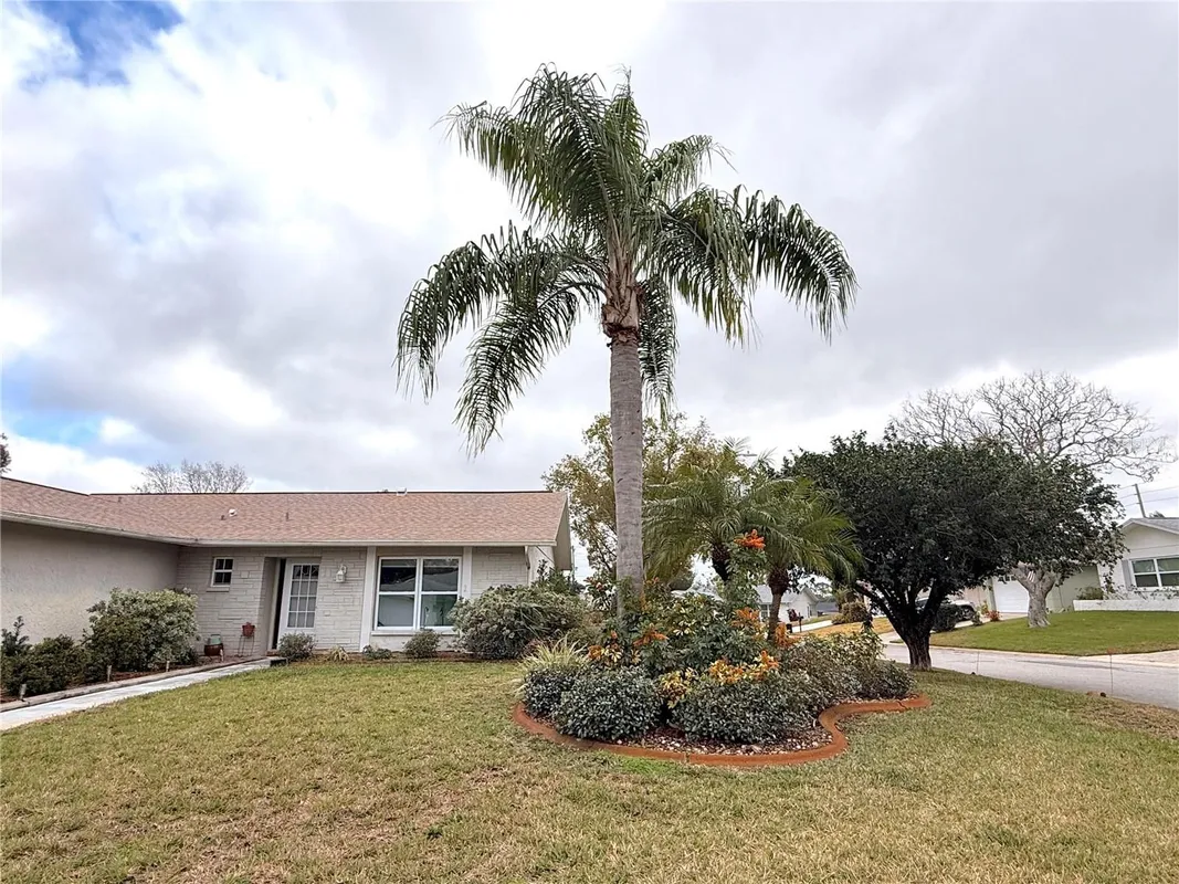 Property Slideshow image 1 of 35 | 8014 casuarina dr, Port Richey, FL, 34668