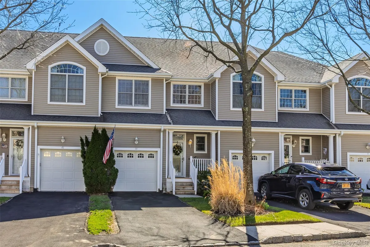 Property Slideshow image 1 of 49 | 86 brianna dr, Brookhaven, NY, 11733