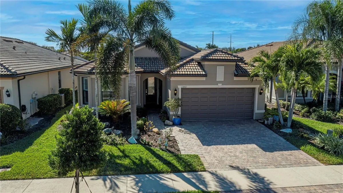 Property Slideshow image 1 of 54 | 13861 karina st, Venice, FL, 34293
