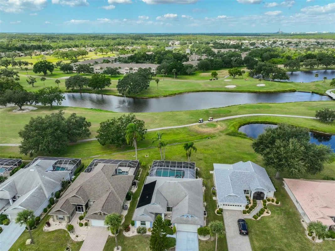 Property Slideshow image 1 of 42 | 352 caloosa palms ct, Sun City Center, FL, 33573