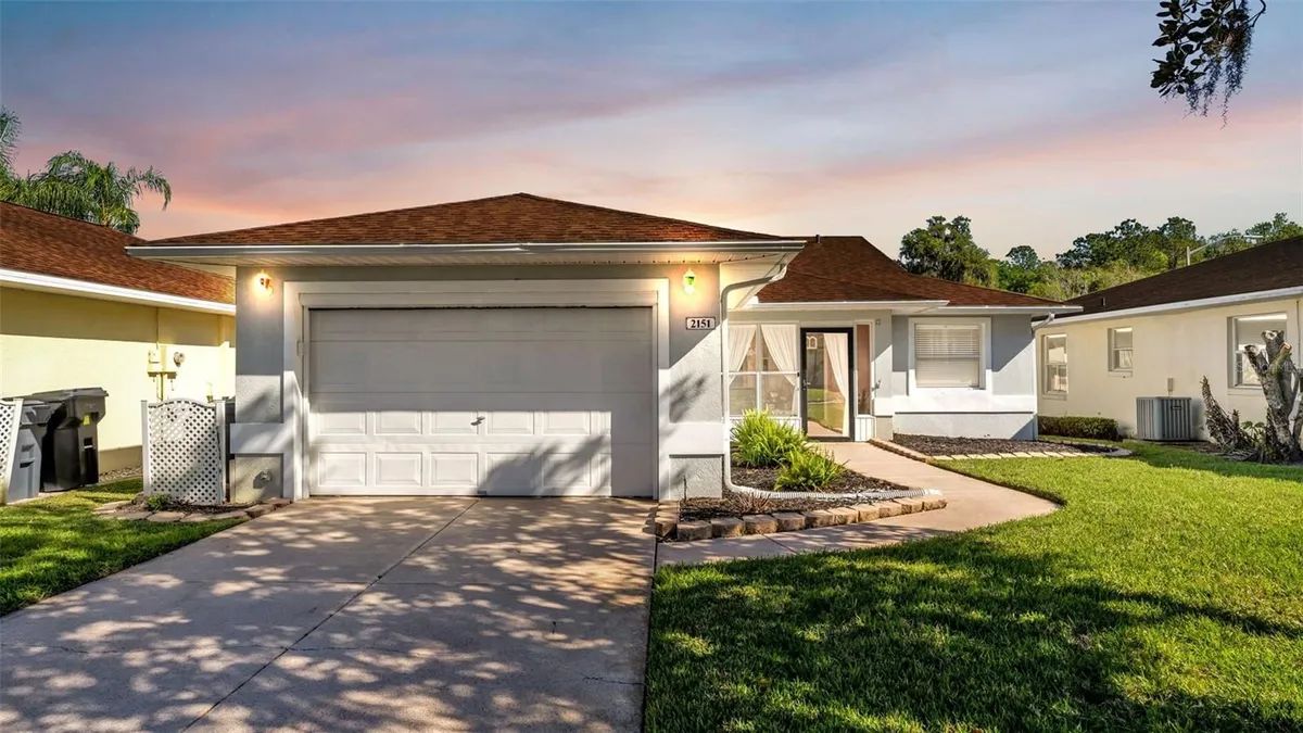 Property Slideshow image 1 of 50 | 2151 silver re dr, Lakeland, FL, 33810