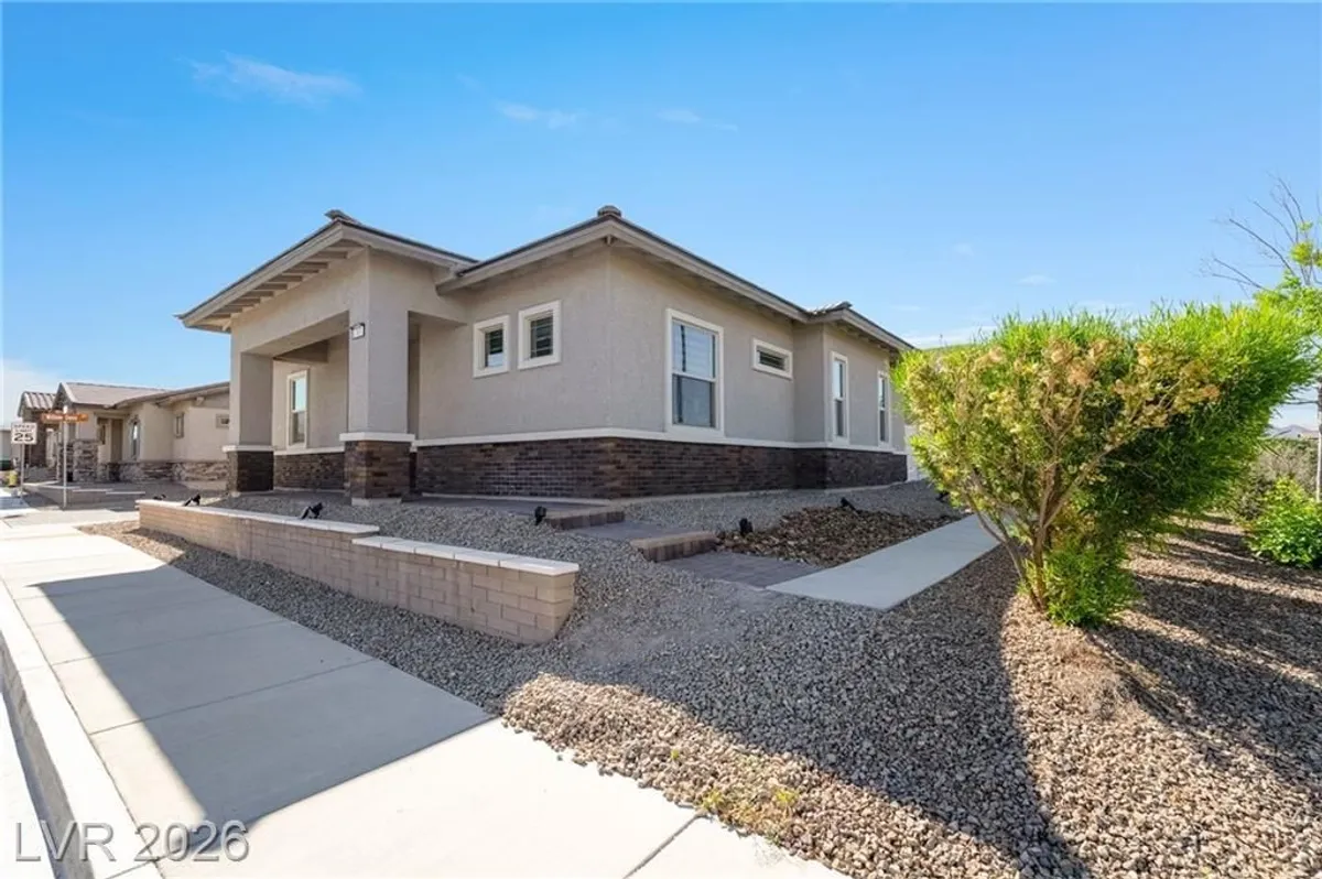 Property Slideshow image 1 of 26 | 763 willow oasis st, Henderson, NV, 89011