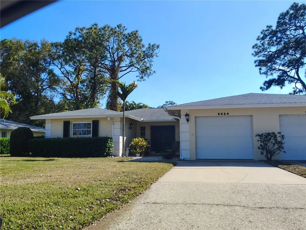 Property Slideshow image 1 of 1 | 5524 palm aire dr 5524, Sarasota, FL, 34243