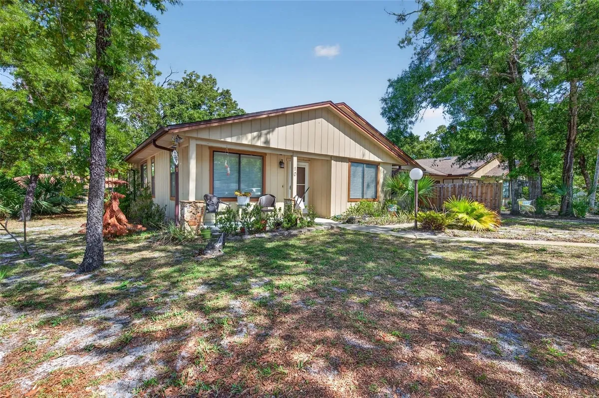 Property Slideshow image 1 of 24 | 10 lakepoint cir, Port Orange, FL, 32128
