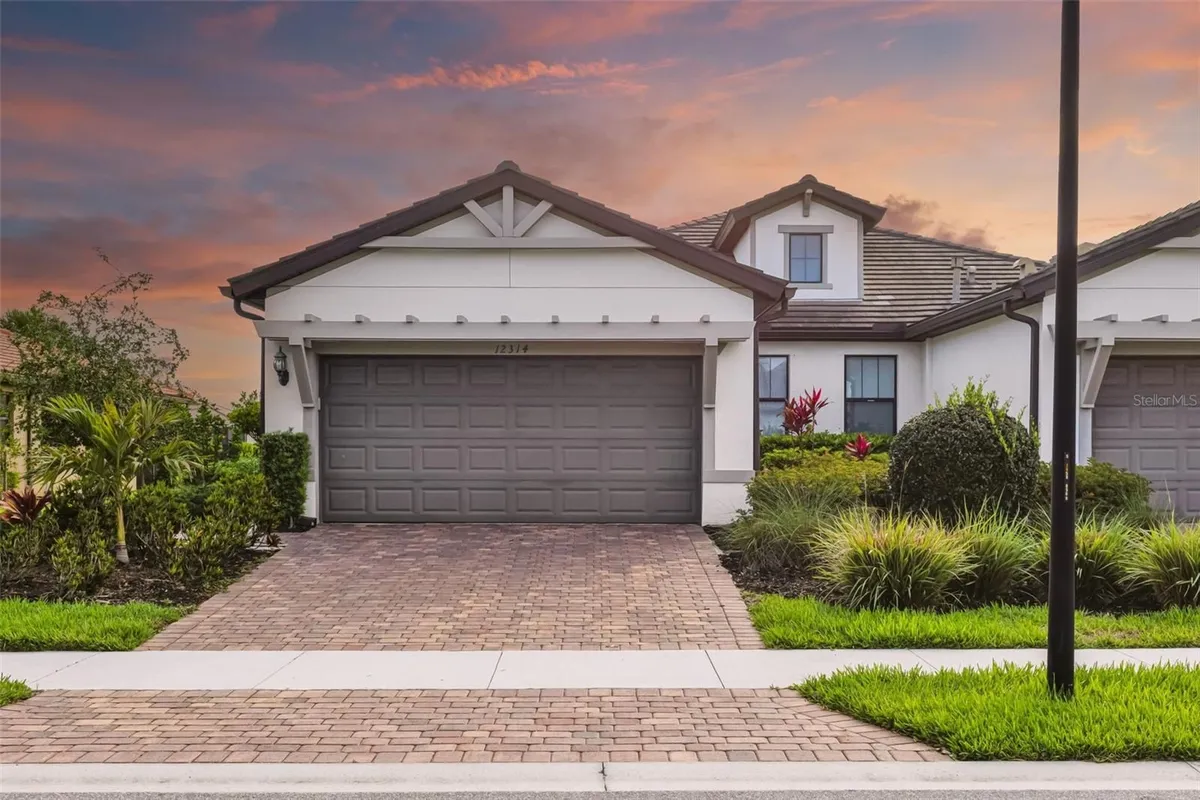 Property Slideshow image 1 of 51 | 12314 myrtle bay ct, Sarasota, FL, 34238