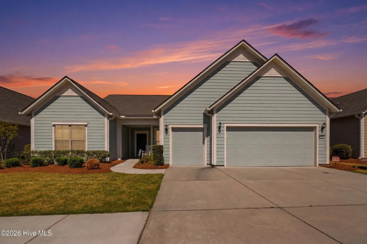 Property Slideshow image 1 of 62 | 627 lyrebird ave, Wilmington, NC, 28412