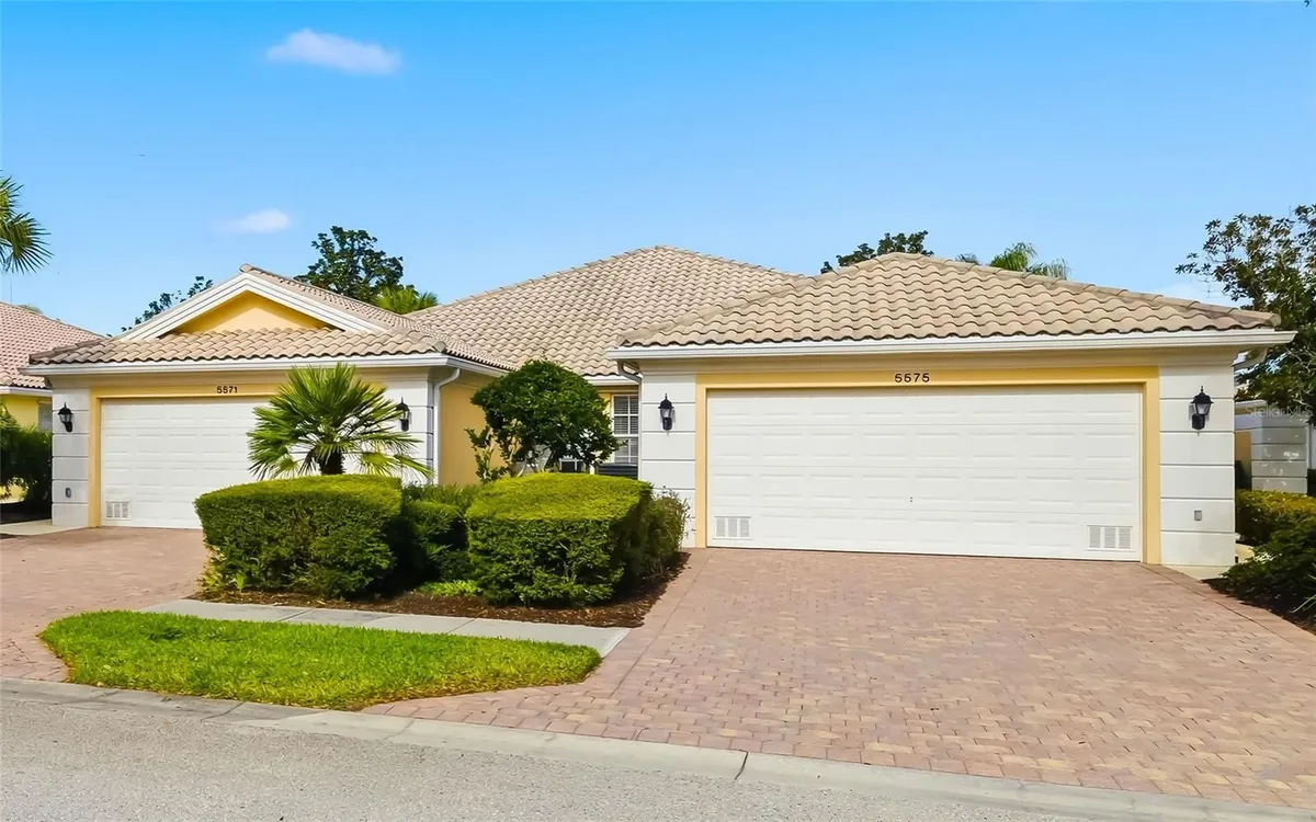 Property Slideshow image 1 of 50 | 5575 modena pl, Sarasota, FL, 34238