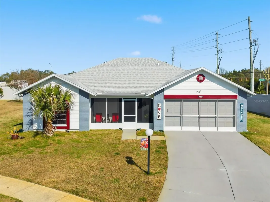 Property Slideshow image 1 of 41 | 10654 fallen leaf ln, Port Richey, FL, 34668