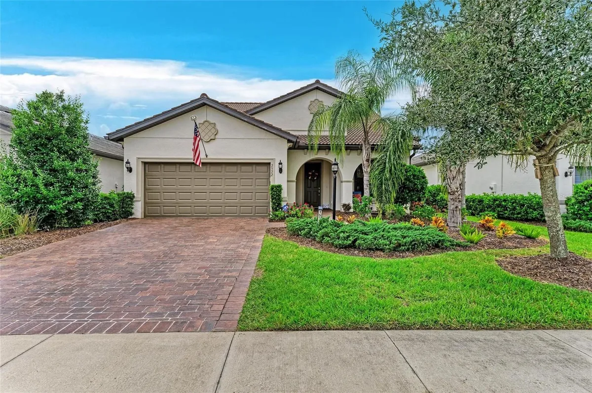 Property Slideshow image 1 of 65 | 7572 viola loop, Bradenton, FL, 34202