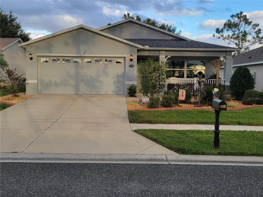 Property Slideshow image 1 of 55 | 27343 roanoke dr, Leesburg, FL, 34748