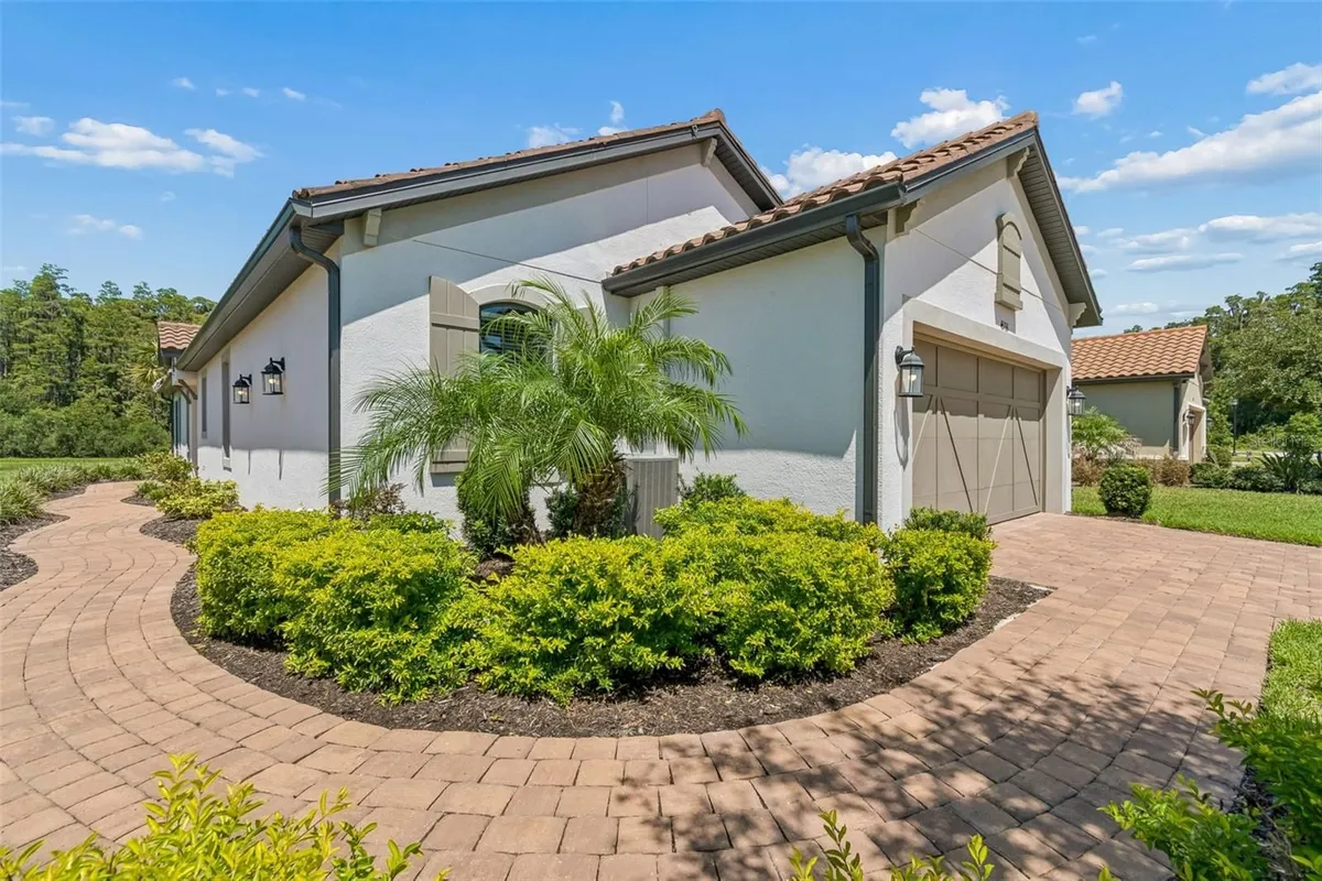 Property Slideshow image 1 of 100 | 4333 cairoli ct, Wesley Chapel, FL, 33543
