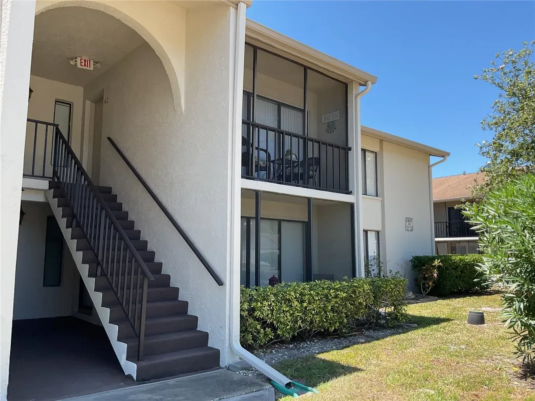 Property Slideshow image 1 of 28 | 2687 pine ridge way h1, Palm Harbor, FL, 34684