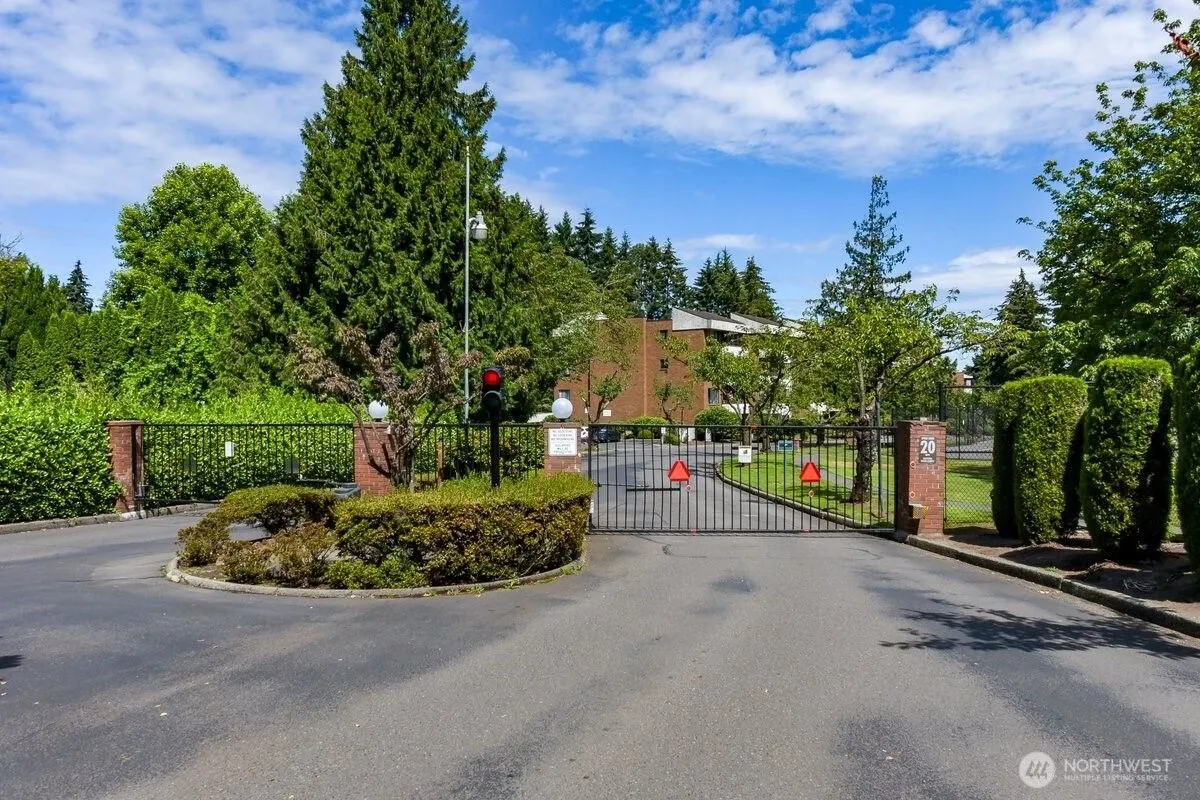 Property Slideshow image 1 of 29 | 10830 glen acres dr t9, Seattle, WA, 98168