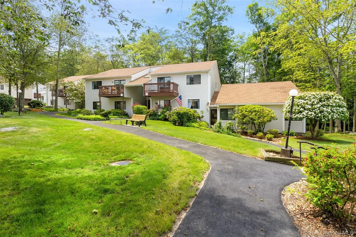 Property Slideshow image 1 of 31 | 84 molly pitcher ln h, Yorktown Heights, NY, 10598