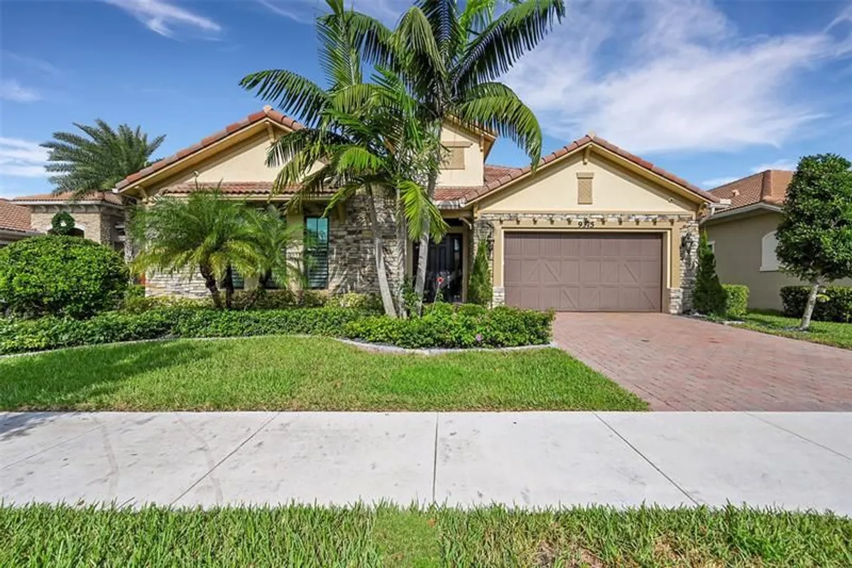 Property Slideshow image 1 of 28 | 9375 cantal cir, Parkland, FL, 33076