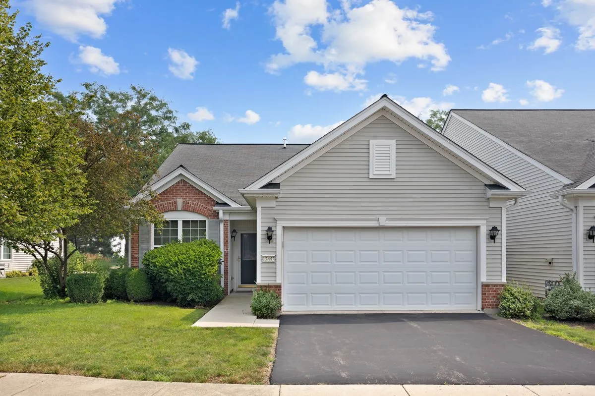 Property Slideshow image 1 of 29 | 12452 wedgemere dr, Huntley, IL, 60142