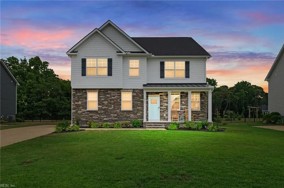Property Slideshow image 1 of 48 | 212 saint andrews, Smithfield, VA, 23430