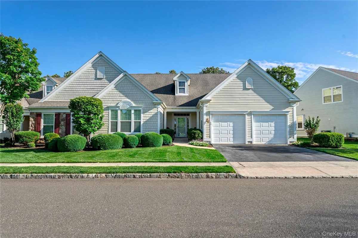 Property Slideshow image 1 of 38 | 39 kimberly dr # 39, Westhampton, NY, 11977