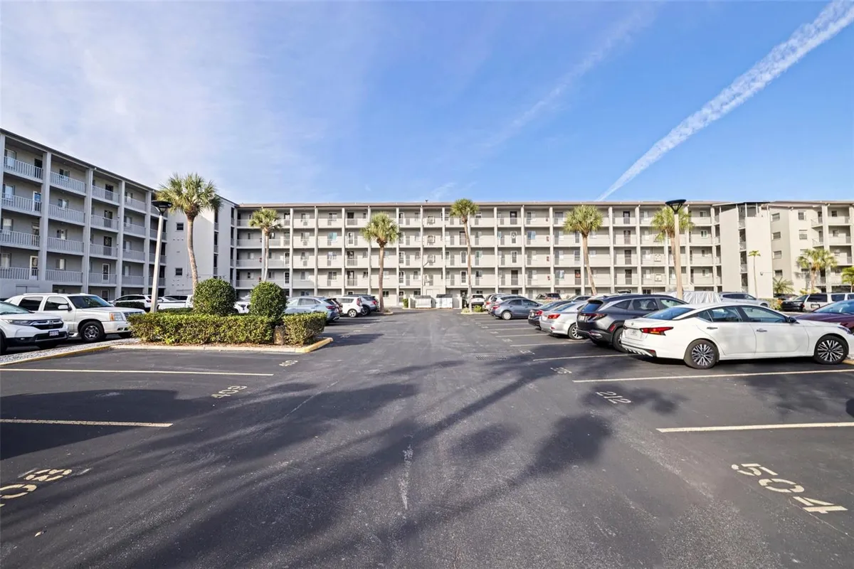 Property Slideshow image 1 of 51 | 3408 lake bayshore dr p-317, Bradenton, FL, 34205