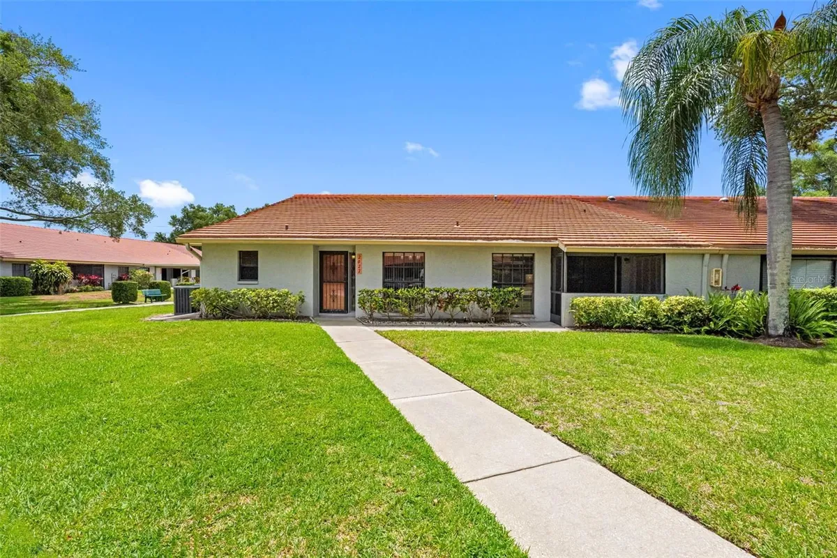 Property Slideshow image 1 of 53 | 2022 arbor ln, Clearwater, FL, 33763