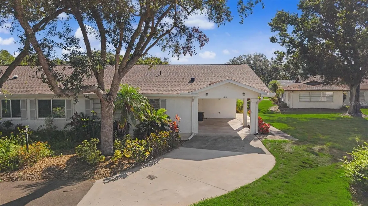 Property Slideshow image 1 of 34 | 1905 hanson ct 305, Sun City Center, FL, 33573